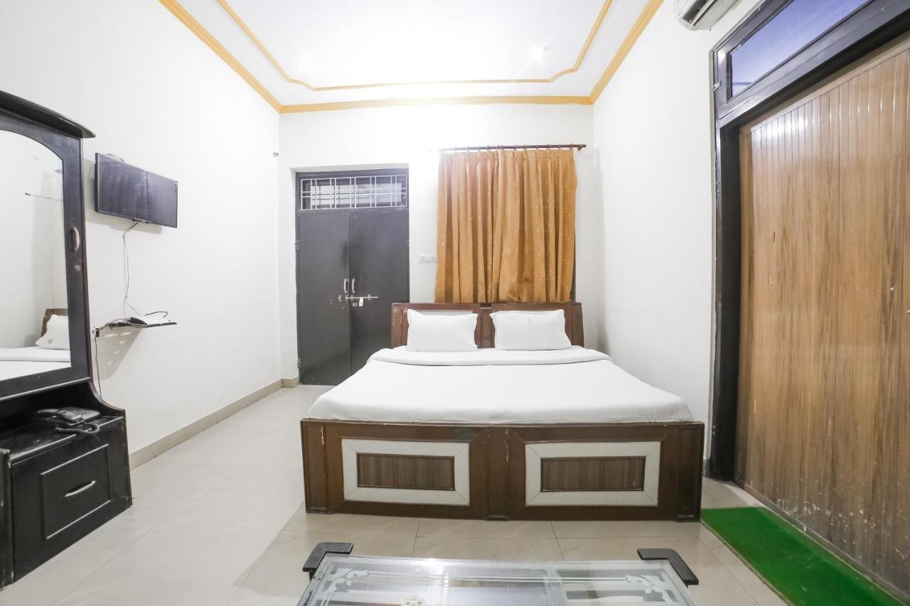 Spot On 38085 Hotel Amer Palace Джайпур Екстериор снимка