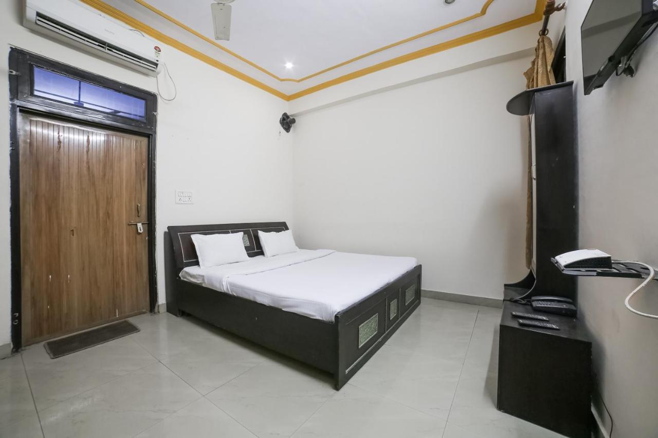 Spot On 38085 Hotel Amer Palace Джайпур Екстериор снимка
